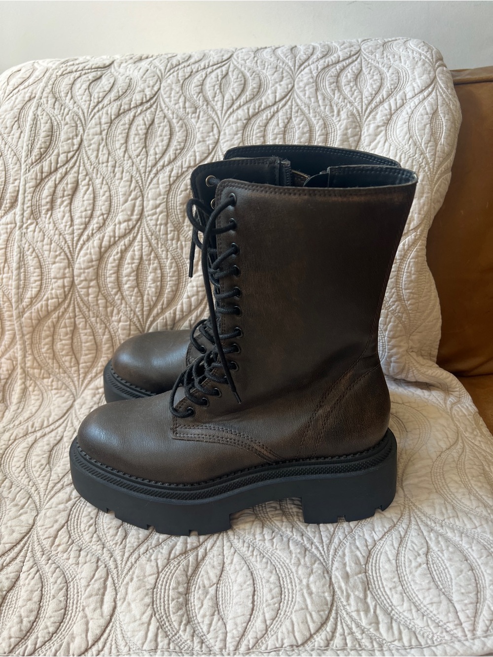 Zara never worn Women’s leather Lace-Up Platform Combat Boots in Dark Brown